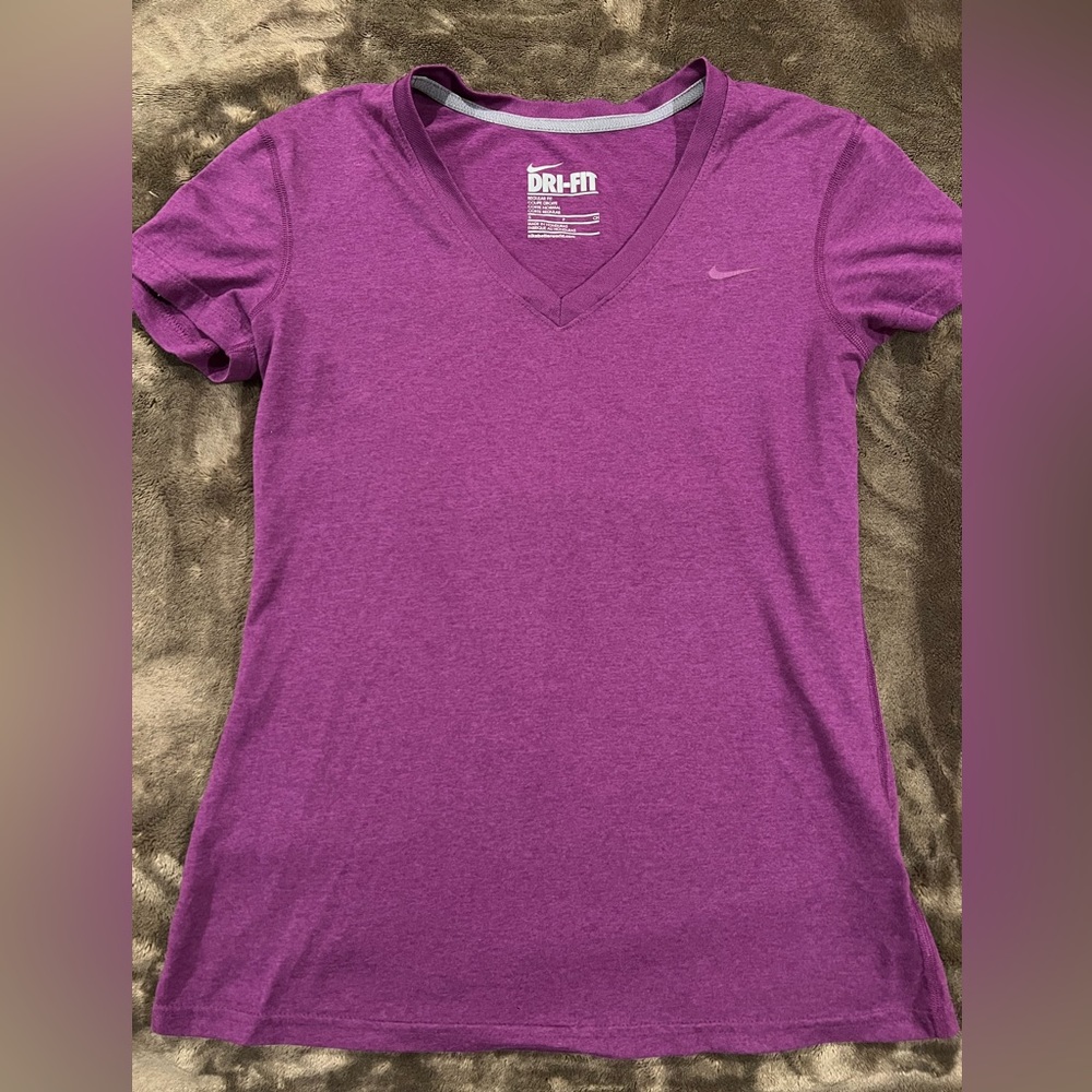 Women’s Nike Dri-fit Performance Tee Sz Small Pre-Owned Purple